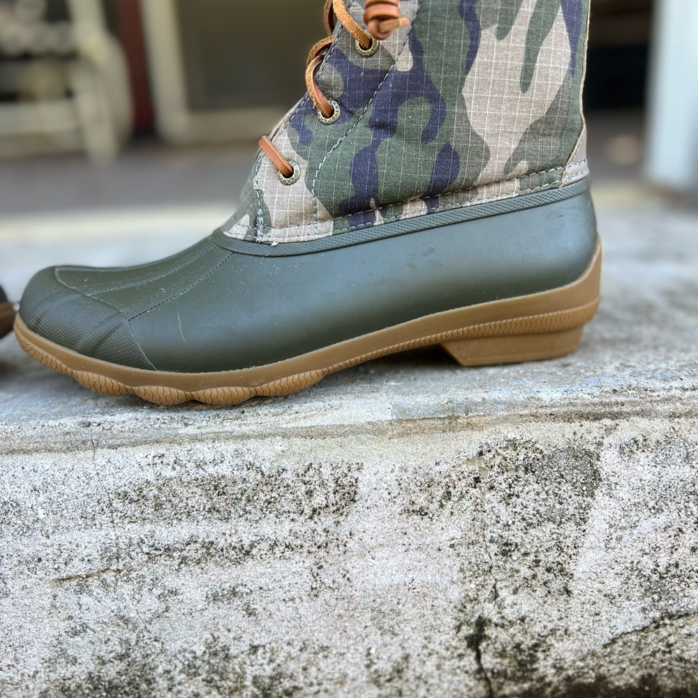 Women’s Sperry Camouflage Boots - Picture 2 of 9